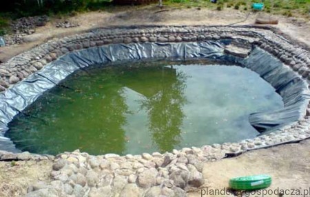 Plandeka PE używana do stawu lub oczka wodnego.