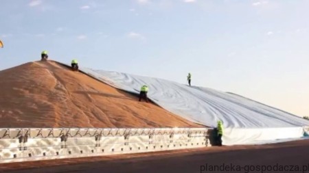 Plandeka PE 160 g/m² rolnicza do nakrywania zboża.